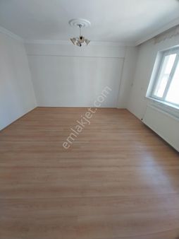 Kurtuluş Mah.merkezi Yerde Kombili Bakımlı Satılık 3+1 Daire