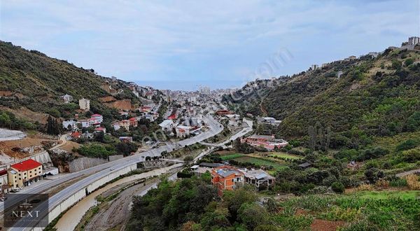 Akçaabat Düzköy Yolu Üzeri 2160 M2 Ticari Arsa