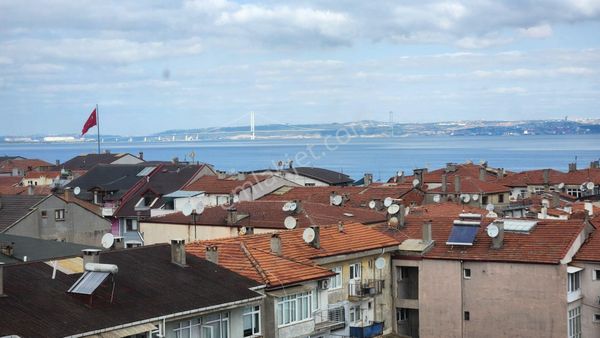 Deniz'den Karamürsel Merkezde 3+1 Köprü Ve Deniz Manzaralı Daire