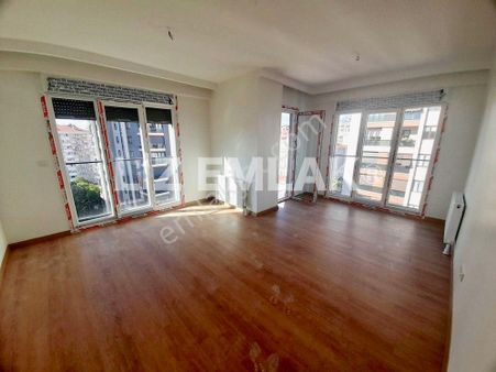 Erenköy'de Yeni Binada 80 M2 Net 2 Balkonlu Ön Cephe 2+1daire