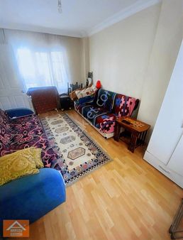 Türbe Caddesi 1+1 Eşyalı