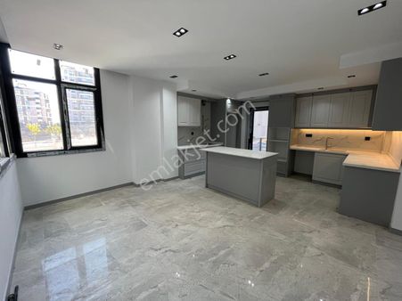 Şemikler Çinkaya Mevkii Akıllı Ev Sistemi Sıfır Panjurlu Giyinme Odalı Ebeveyn Banyolu