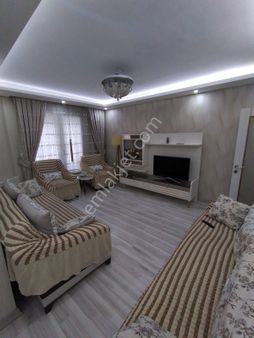 İstanbul Mahmutbey Caddesi Üzerinde 10 Yıllık Binada 2+1 Satılık Daire