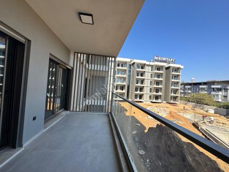 Menderes Kasımpaşa Mahallesinde Eşsiz Konforlu 3+1 Daire