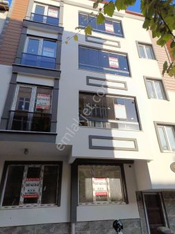 A.y.s. Gayrimenkul Den Satılık İçi Sıfır Yenilenmis Daire