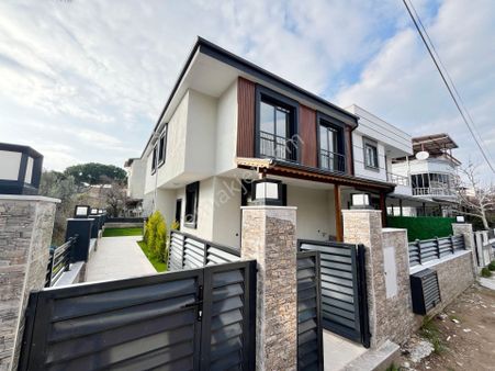 Seferihisar Doğanbeyde Satılık Sıfır Müstakil 3+1 Villa