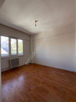 E-643 Cumhuriye Çarşı Merkezi Satılık 2+1 Daire