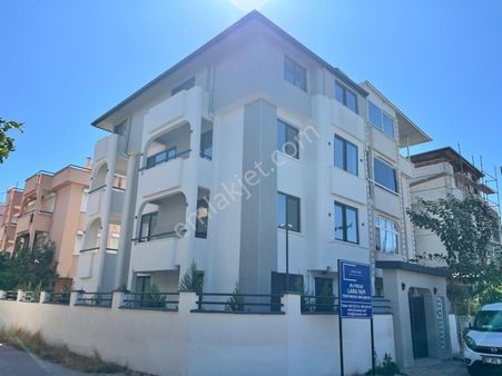 Asansörlü Tripleks 9+1 Bahçe Kullanımlı Villa