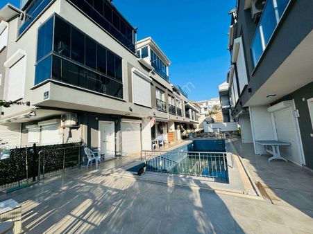 Didim'de Havuzlu Sitede Daire Fiyatına Villa 3+1