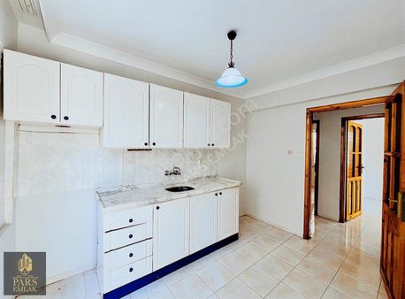 Parstan Sarıkızda Ara Kat Ayrı Mutfak Çift Balkonlu 2+1 Daire