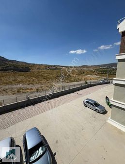 Binbirevler Susesi Sitesinde Ara Kat Geniş 3+1 Satılık Daire