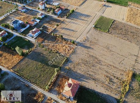 İlbey // Şuhut İstiklal Mah. 615 M² Ve 644 M² İki Adet Arsa