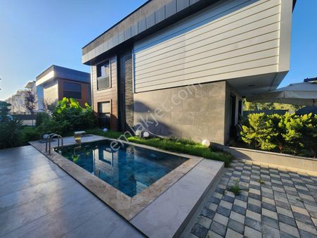 Tek Müstakil Özel Havuzlu Fırsat Villa(muhteşem Konumda