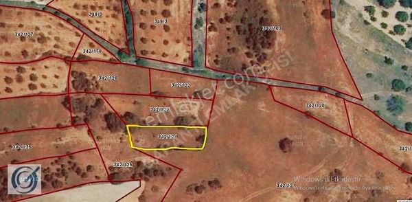 Garantiden 780 M2 Köye 400 Mt Mesafede Tarktör Yolu Var