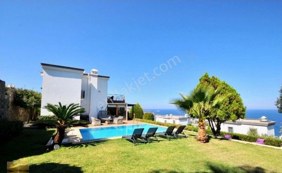 Deniz Kenarı Özel Plajlı Sitede Müstakil Villa 1 Dönüm Bahçeli Ev Bulunmaz Fırsat Bulunmaz Konum