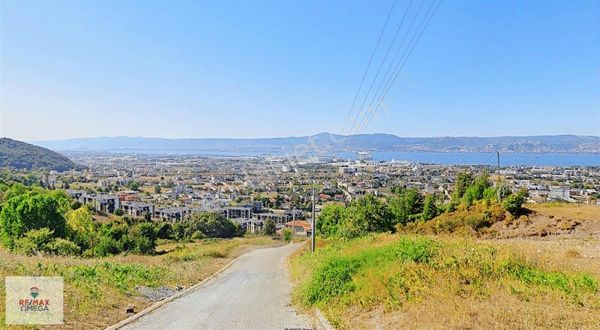 Başiskele Yeniköyde Panoramik Şehir Manzaralı 1465m2 İmarlı Arsa