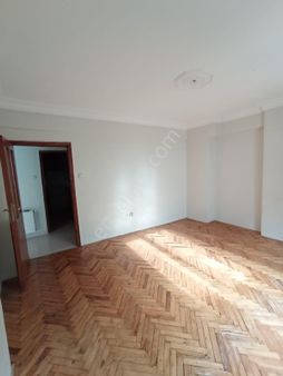 Beyoğlu Kasımpaşa Kulaksız Caddesi'nde Satılık 2+1, 75m2, Arka Cepheli,2.kat Daire - Sözgen'den-603