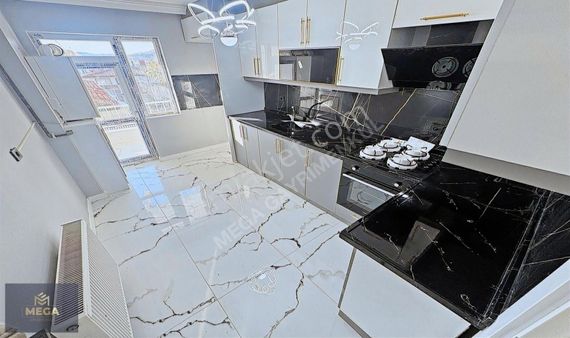 Ufuktepe Ana Cd Üzeri Altıtam Daire Ovacık Manzaralı Yapılı 3+1