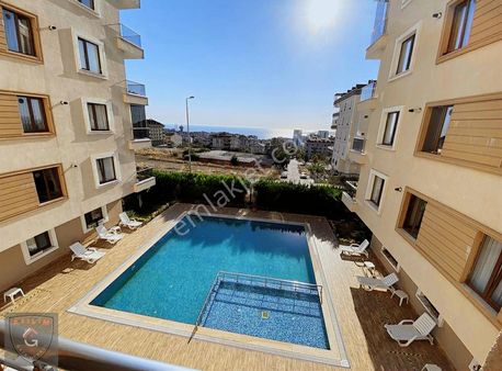 Büyükçekmece'de Butik Sitede Ara Kat Boş 2 + 1 Daire