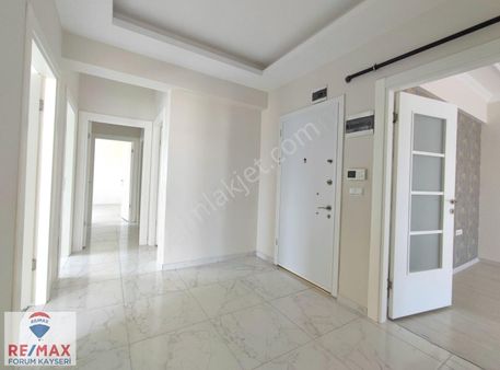 Serkent Bahçelievler Mah Satılık 3+1 Meskenli Daire