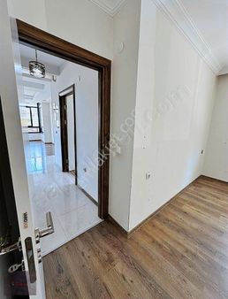 Emlakkent 'ten Merkezi Konumda Geniş 2+1 Kiralık Daire