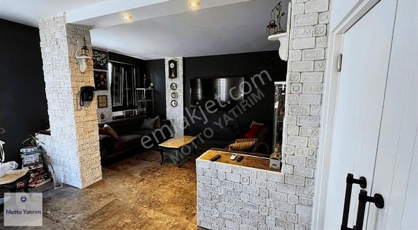 Lara'da Denize 300 Metre 5+1 Full Tadilatlı