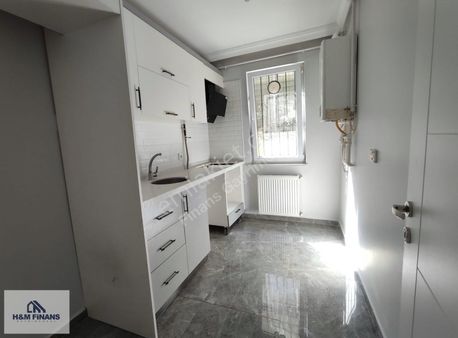 Çekmeköy Merkez Mahallesi'nde 2+1 Satılık Daire