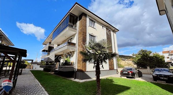 Remax Maviden Siteiçi Havuzlu Arakat 132 M2 3+1 Köşe Daire