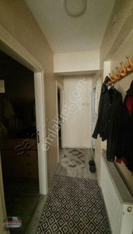 Kumlada Satılık Masrafsız Kombılı Cadde Üstü Daîre