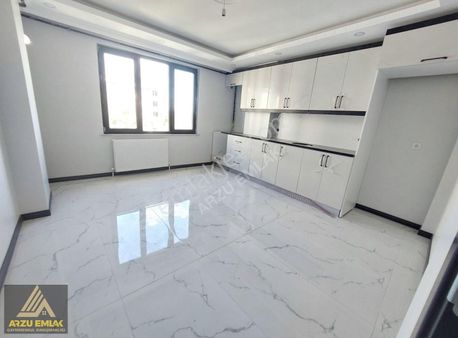 Arzu Emlaktan Gazi Mah. Satılık Sıfır 3+1 Asansörlü 1.kat Daire