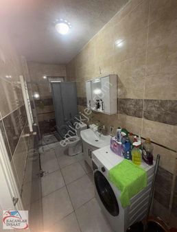 Akçaburgaz Da Tam Fırsatlık 1+1 Bahçe Katı Bahçe Çıkışlı