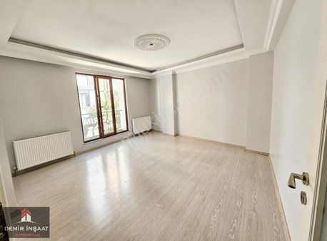 Demir İnşaat'tan Sultançiftliği Mah'de 3+1 125m2 8 Yıllık 1.kat