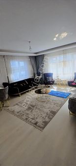 Efa Gayrimenkul'den Geniş 3+1 (157m2) Daire