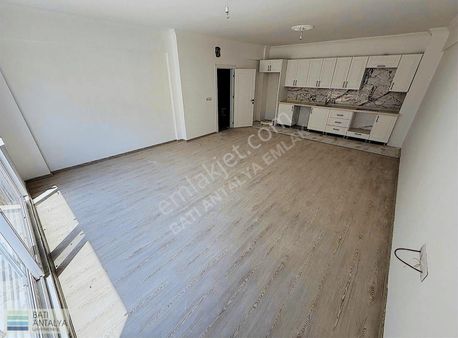 Finike Merkezde Kiralık 2+1 Sıfır Geniş Daire