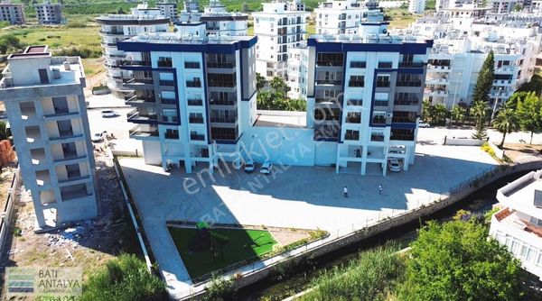 Site İçi Modern Oturuma Hazır İskanlı Geniş 2+1 Satılık Daire