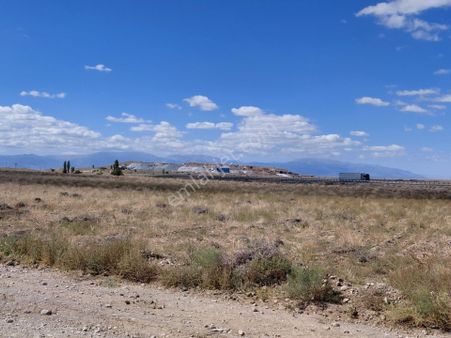 Bizim Emlaktan Mevlütlüde 25.465 M² Bağ Niteliğinde Tarla