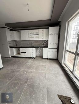 Fırsat Daire 6 Blok Site İçerisinde Satılık 3+1 155 M2 Kare