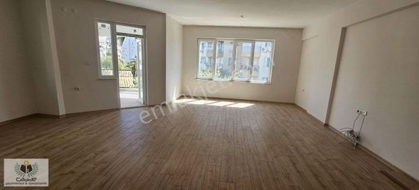 Liman Da Ara Kat 3+1 Denize 100 Metre