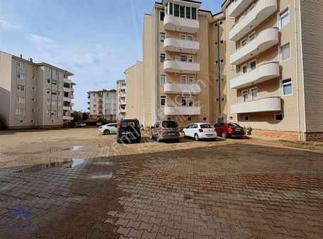 3+1 140m2 Site İçi Asansörlü Ebeveykn Banyolu Kiralık Daire