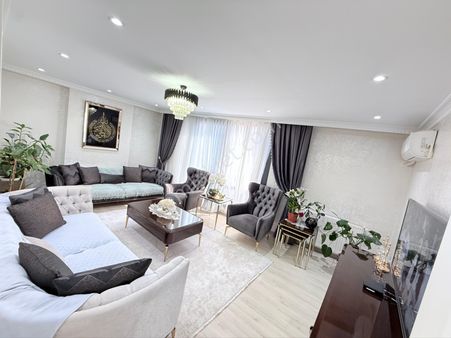 Sefaköy İnönü Mahallesi Satılık 3 + 1 Yeni Bina
