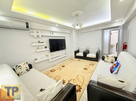 Tire Hürriyet Mahallesinde Cadde Üzeri Satılık Daire