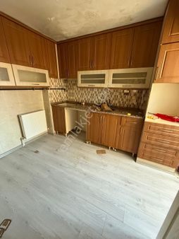 Adakale Mahallesi 2+1 900 M2 5 Katlının 5 Katı Kombi Petekli Özelikli K Kapalı Mutfak