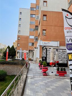 Polat Live Emlak'tan Anıt İş Merkezin'de Satılık Dükkan