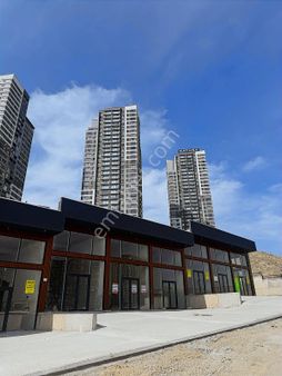 Polat Live Emlak'tan Cadde Cephe Merkezi Lokasyon Kiralık Dükkan