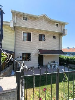 Polat Livedan Saygınlar Sitesi Köşe 3 Katlı Yenilenmiş Müstakil