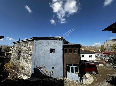 Haydar Aliyev Caddesi'nde Kiralık Rus Konağı