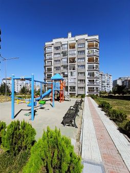 Polat Livedan Çağdaş Öncü Sitesinde 260 M² Masrafsız 6+2 Dubleks