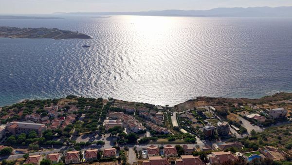 Çeşme Ayasaranda'da Otel Konforunda, Denize Sıfır Rezidans Daire