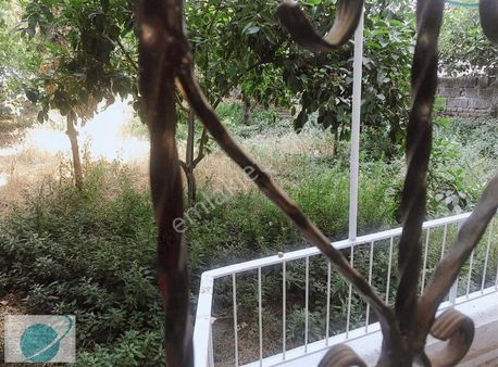 Aksoy'da Bahçe Katı 2+1 Tadilatlı Satılık Daire