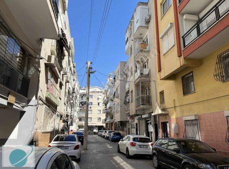 Karşıyaka Merkezde Bakımlı 3+1 Satılık Daire